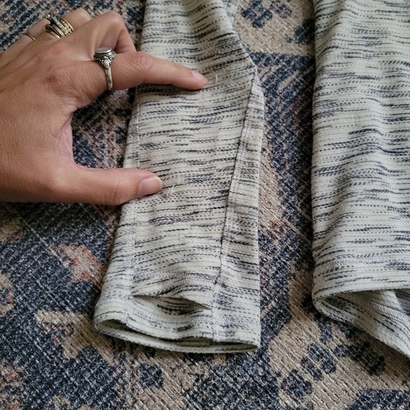 Lululemon Meant To Move Long Sleeve Tiger Space Dye Black White Scoop Neck Gray - Picture 5 of 10